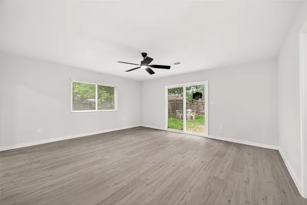 $2,200 | 13442 Greenway Drive, Sugar Land, TX 77498