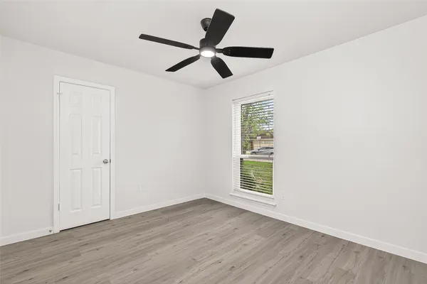 $2,200 | 13442 Greenway Drive, Sugar Land, TX 77498