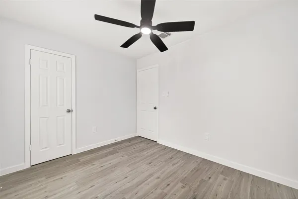 $2,200 | 13442 Greenway Drive, Sugar Land, TX 77498