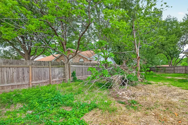 $2,200 | 13442 Greenway Drive, Sugar Land, TX 77498