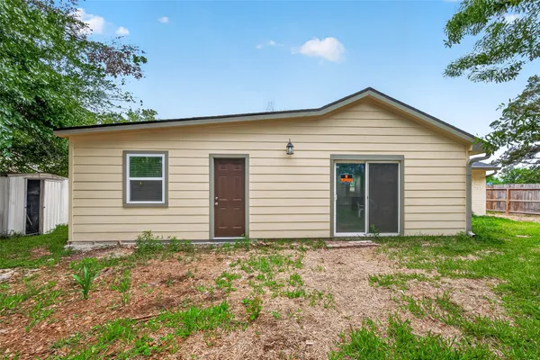 $2,200 | 13442 Greenway Drive, Sugar Land, TX 77498