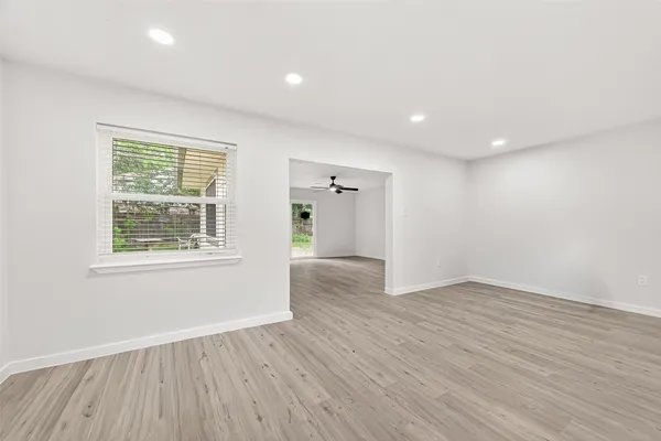 $2,200 | 13442 Greenway Drive, Sugar Land, TX 77498