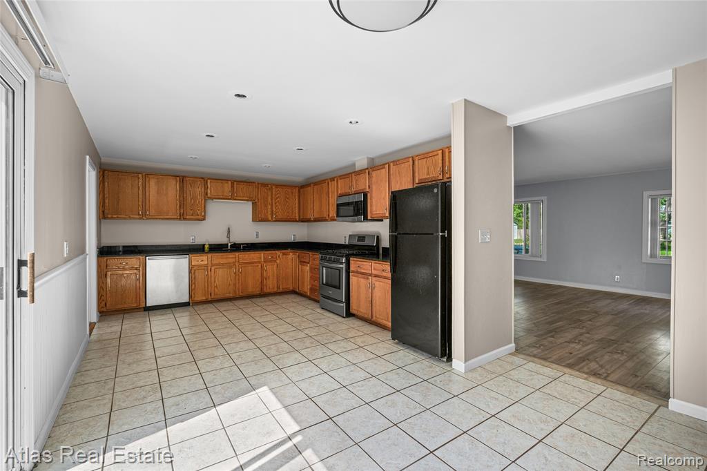 2479 Liter Road Lake Orion, MI 48359 - Photo 17 of 33 Gallery Image 17