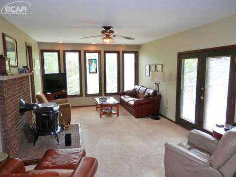 9100 Bennett Lake Road Fenton, MI 48430 - Photo 10 of 23 20438932-9.JPG
