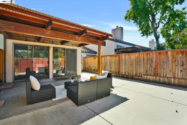 $875,000 | 4374 Valley Avenue, Unit D1, Pleasanton, CA 94566