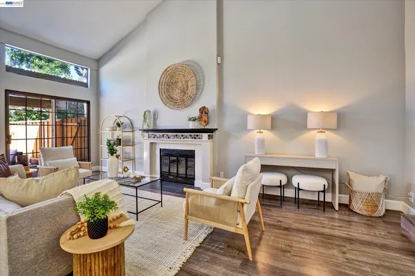 $875,000 | 4374 Valley Avenue, Unit D1, Pleasanton, CA 94566