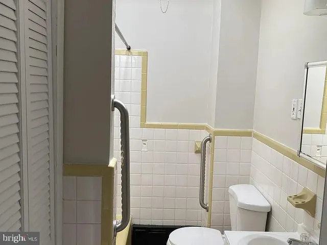 $2,330 | 1522 South Myrtlewood Street, Philadelphia, PA 19146