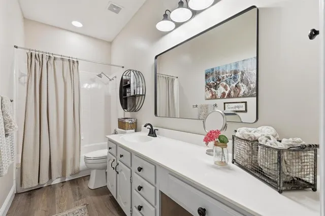 $575,000 | 2708 Timberhill Drive, Flower Mound, TX 75028