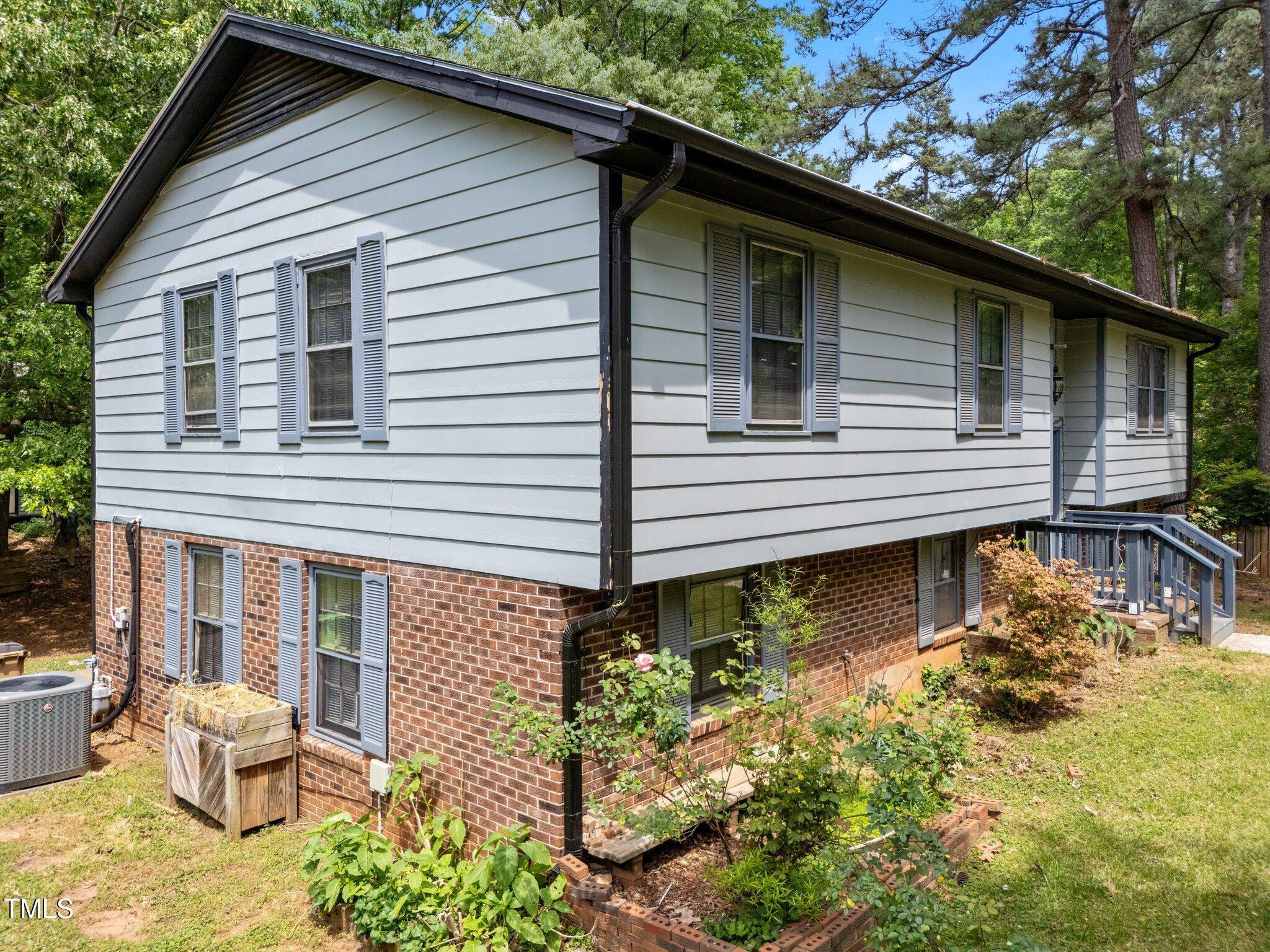 820 Nuttree Place Raleigh, NC 27606 - Photo 28 of 30 34-web-or-mls-DJI_20250422121211_0814_D