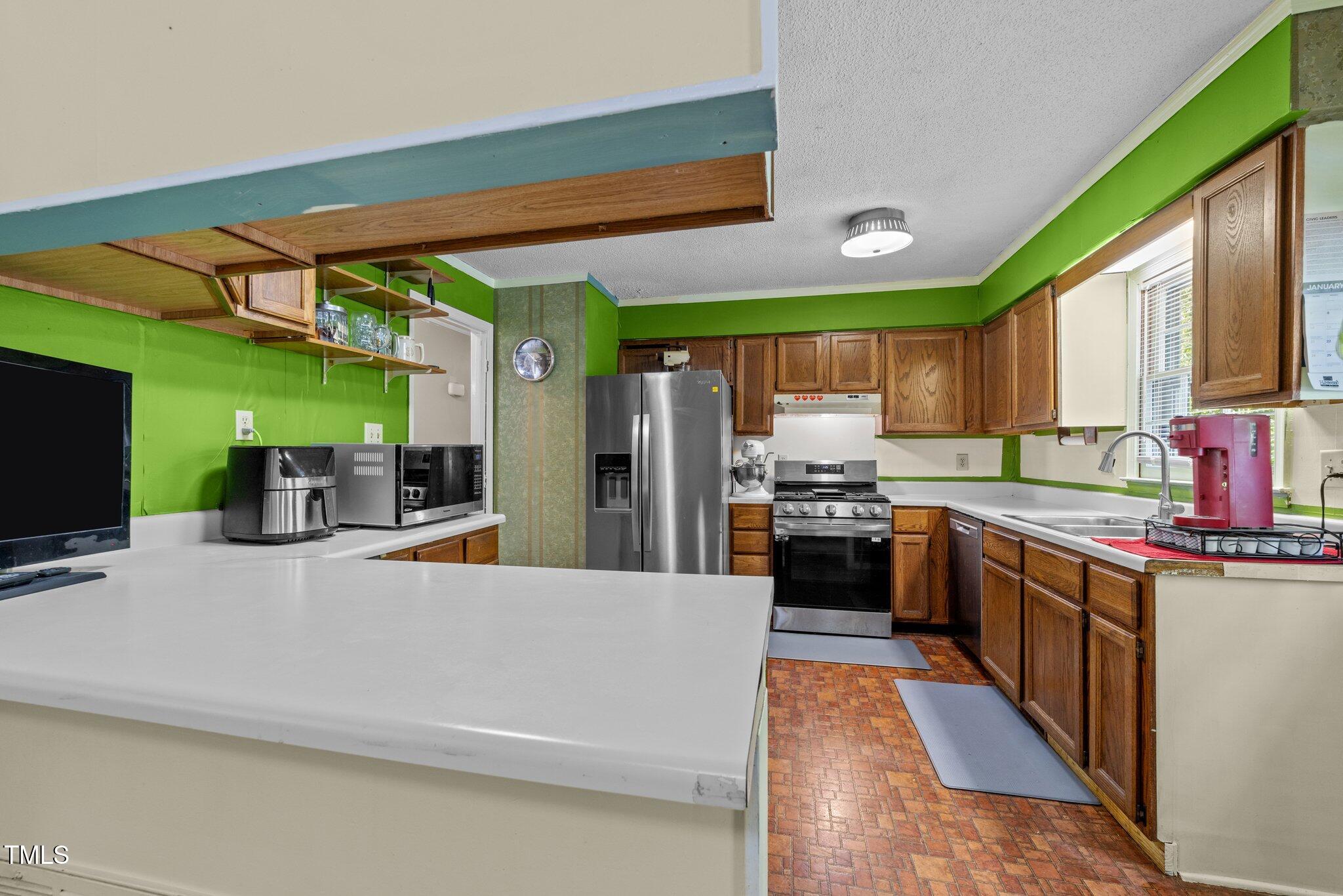 820 Nuttree Place Raleigh, NC 27606 - Photo 7 of 30 9-web-or-mls-3D5A6377