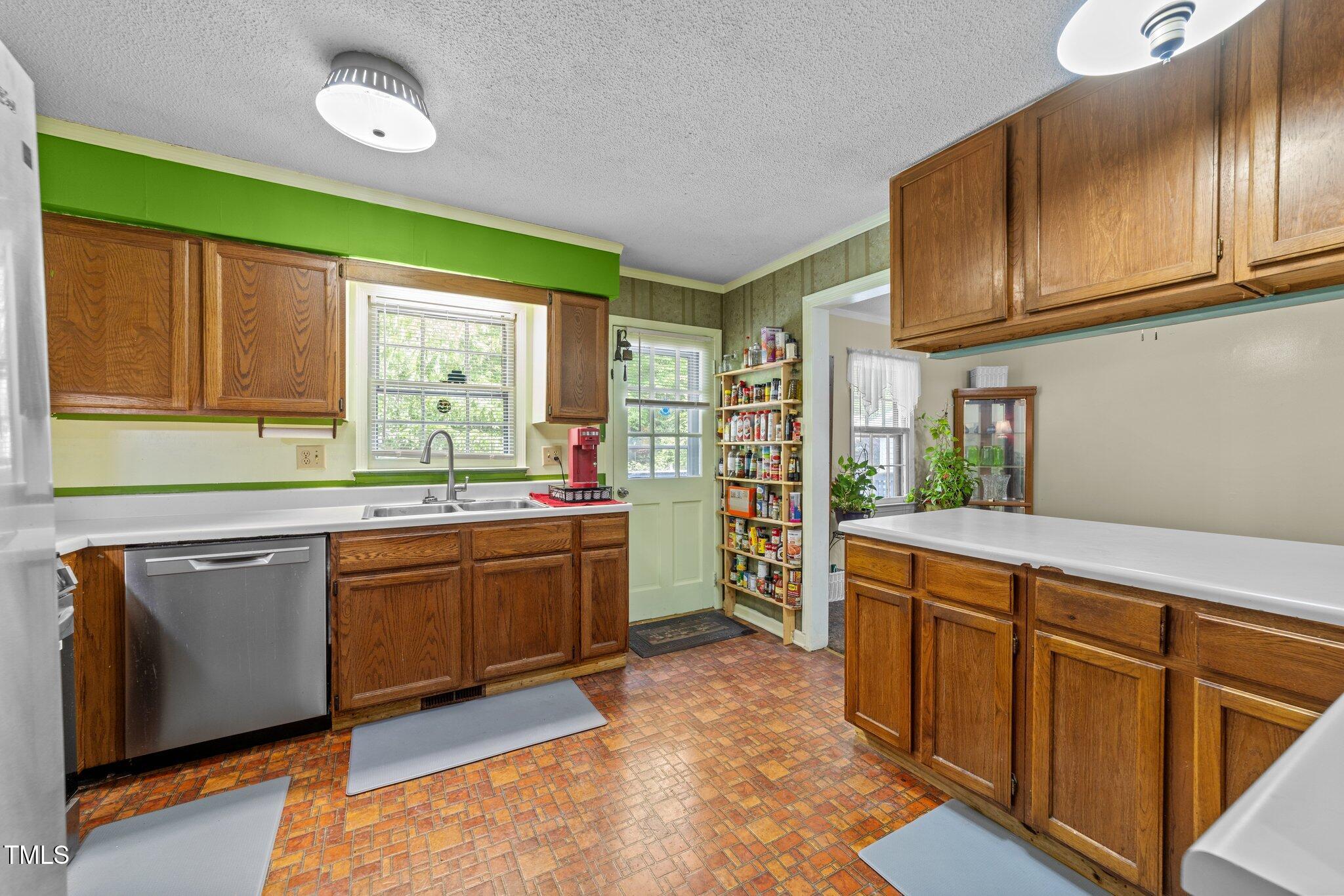 820 Nuttree Place Raleigh, NC 27606 - Photo 8 of 30 10-web-or-mls-3D5A6380