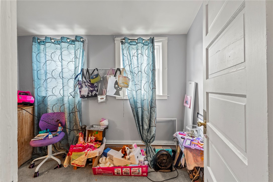 381 Maple Avenue Barrington, RI 02806 - Photo 13 of 19