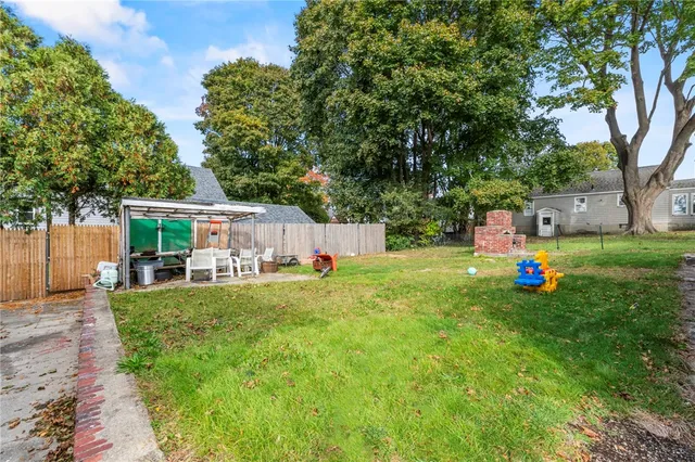 $729,900 | 381 Maple Avenue, Barrington, RI 02806