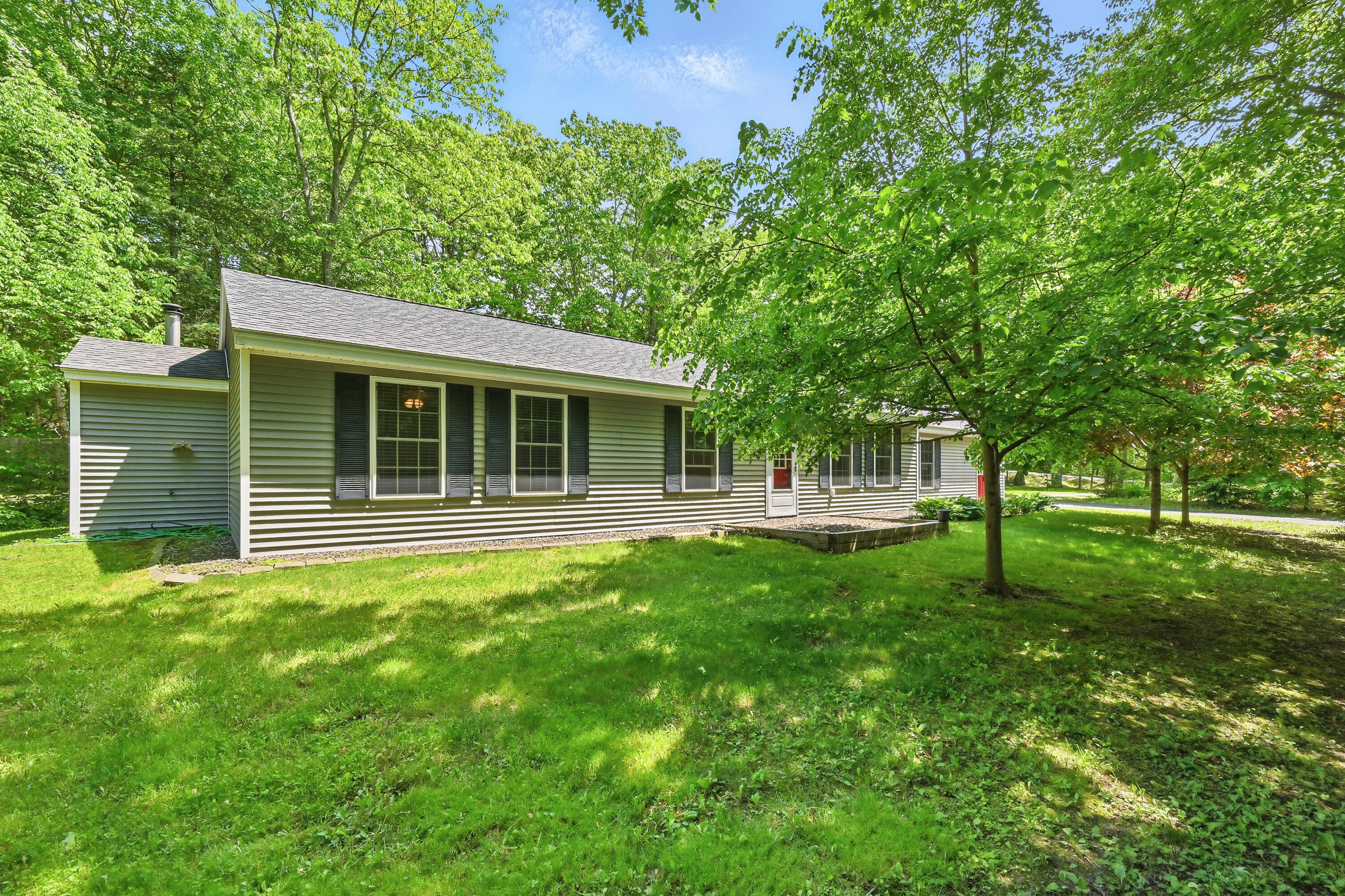 174 Dutton Road South China, ME 04358 - Photo 1 of 36 110001gr-110