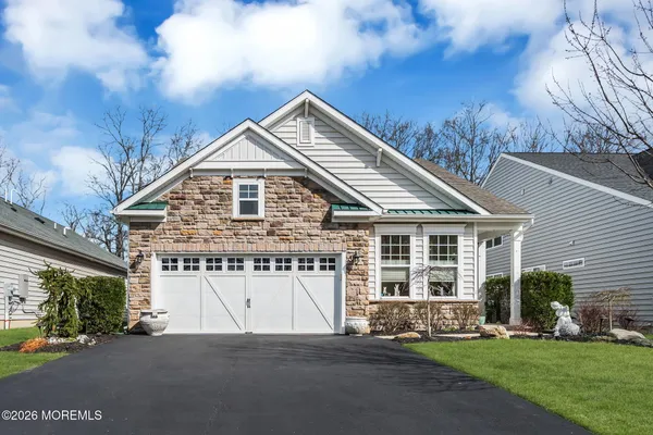 $700,000 | 25 Lily Pond Court, Howell, NJ 07731