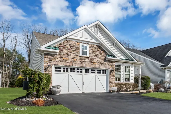 $700,000 | 25 Lily Pond Court, Howell, NJ 07731