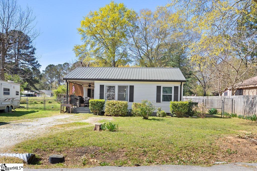 122 Simpson Street Iva, SC 29655 - Photo 1 of 17