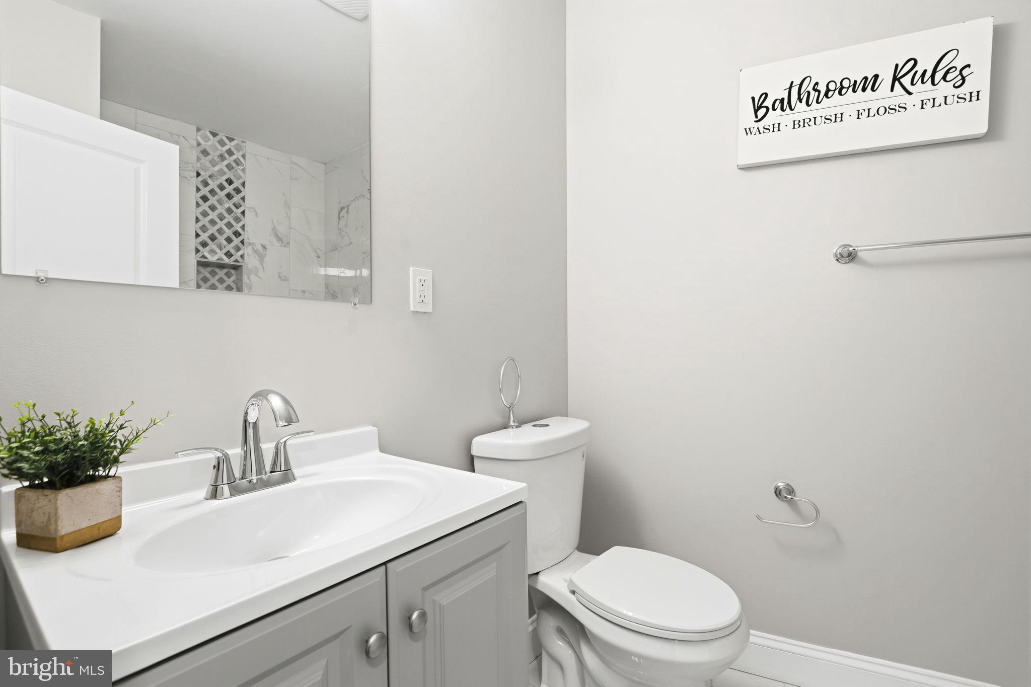 1619 Appleton Street Baltimore, MD 21217 - Photo 17 of 24 Upper Level Hall Bath