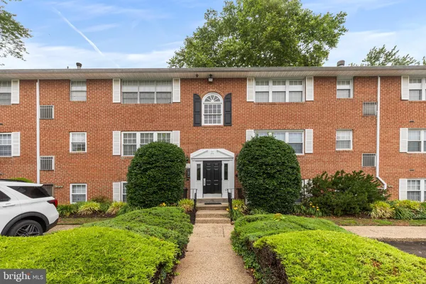 $135,000 | 800 South Avenue, Unit B11, Secane, PA 19018