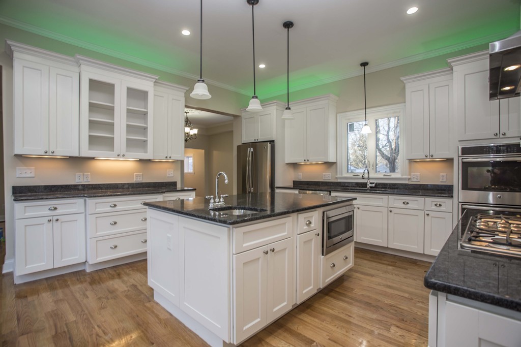 28 Mercer Road Needham, MA 02494 - Photo 3 of 26