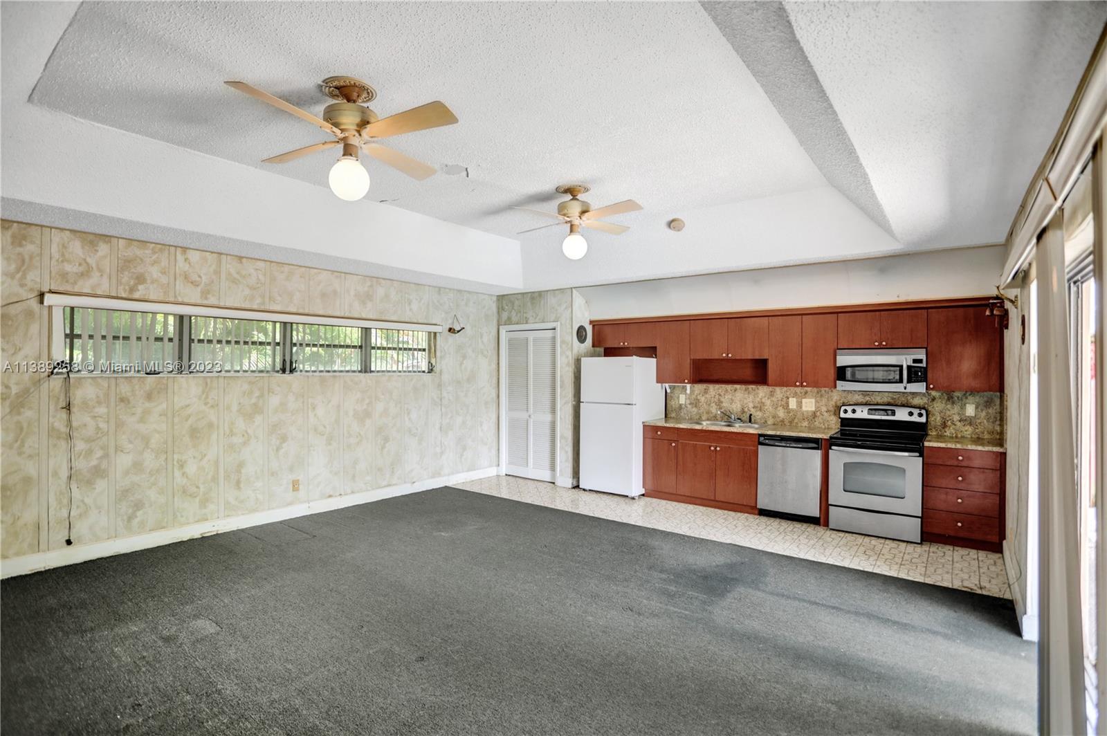837 Washington Street Hollywood, FL 33019 - Photo 11 of 65