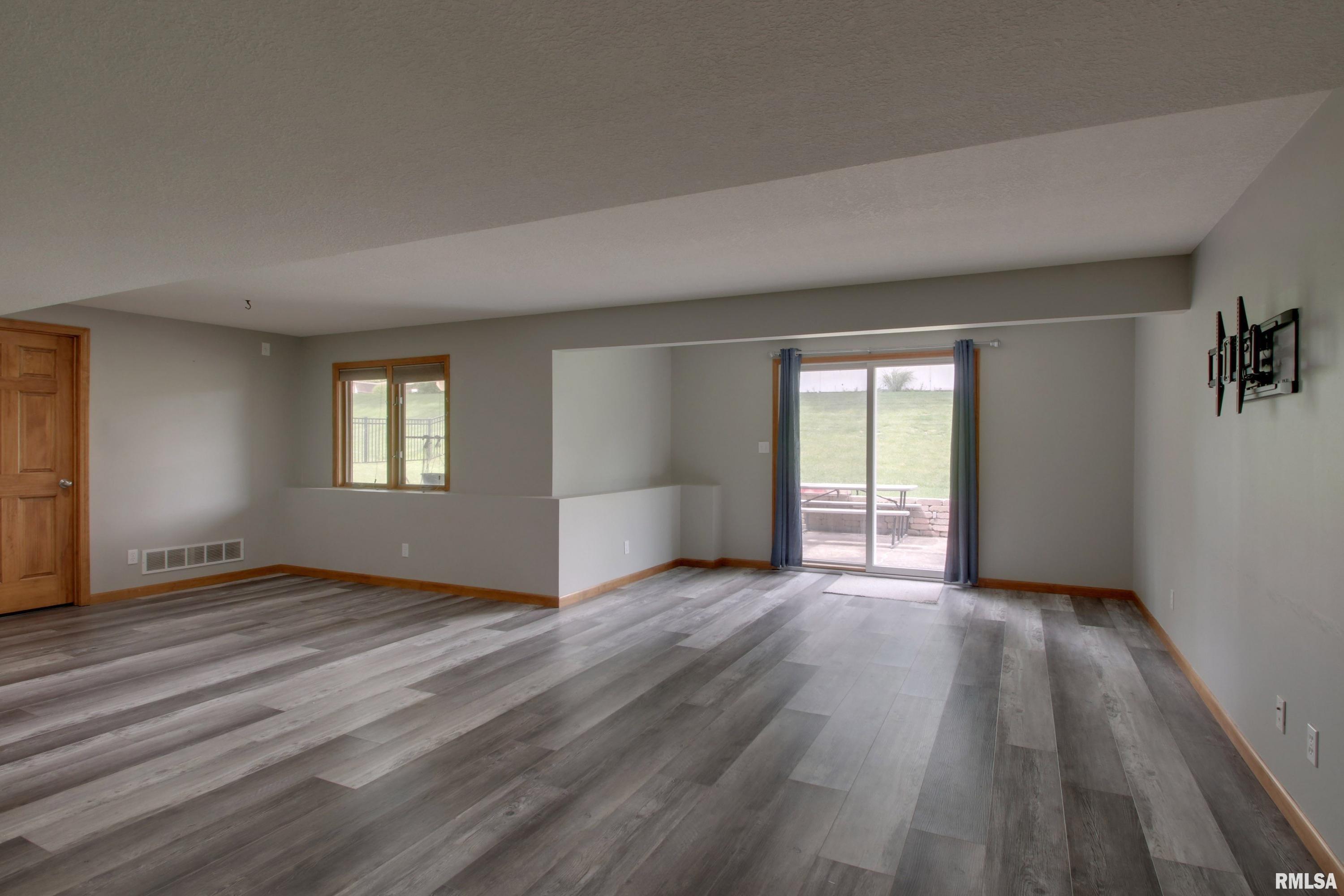 1300 Cadbury Ridge Quincy, IL 62305 - Photo 14 of 23
