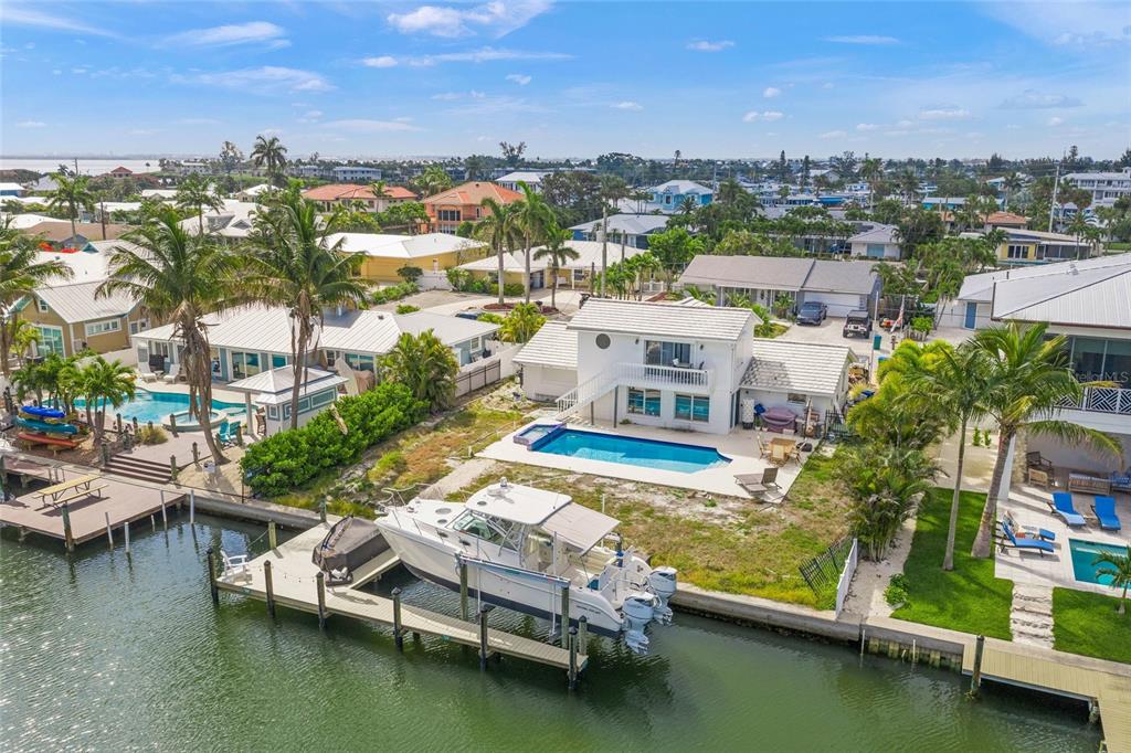 512 67th Street Holmes Beach, FL 34217 - Photo 7 of 25