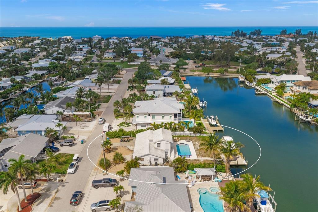 512 67th Street Holmes Beach, FL 34217 - Photo 9 of 25