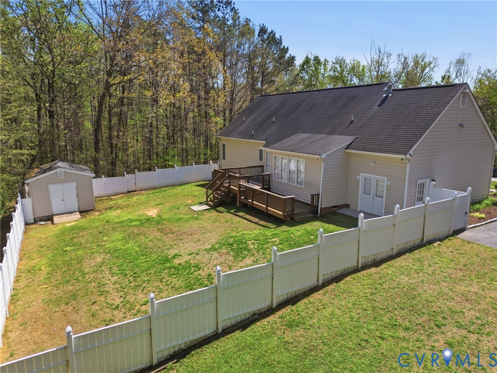 15286 Teman Mill Road Beaverdam, VA 23015 - Photo 6 of 42 Vinyl Privacy Fence in Rear Yard