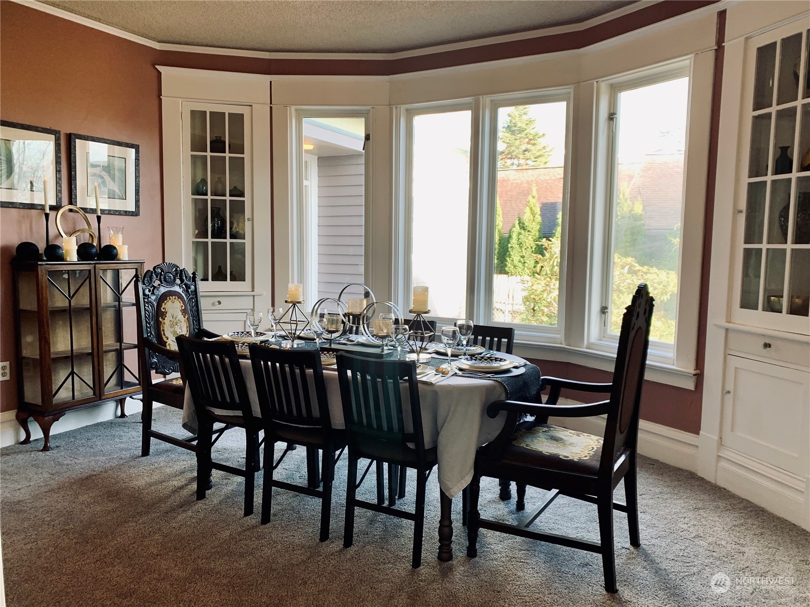 206 East 8th Street Aberdeen, WA 98520 - Photo 11 of 39 a view of a dining room with furniture window and outside view