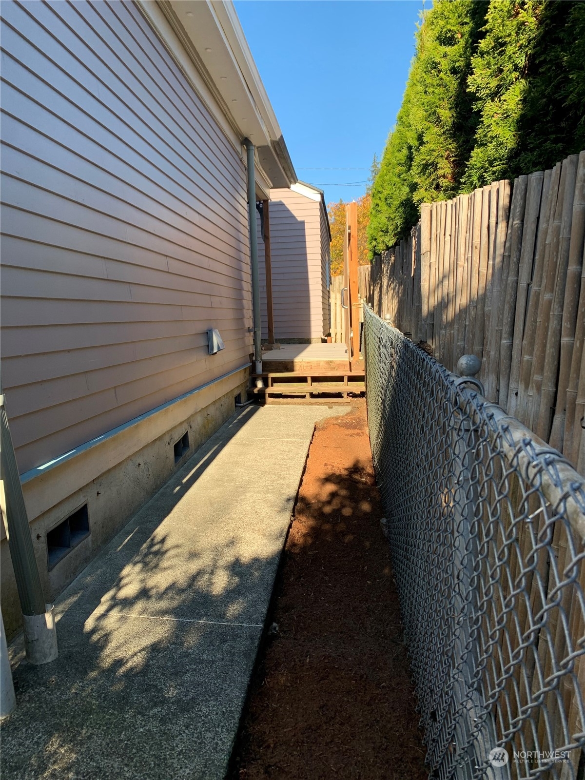 206 East 8th Street Aberdeen, WA 98520 - Photo 36 of 39 a view of backyard with wooden fence