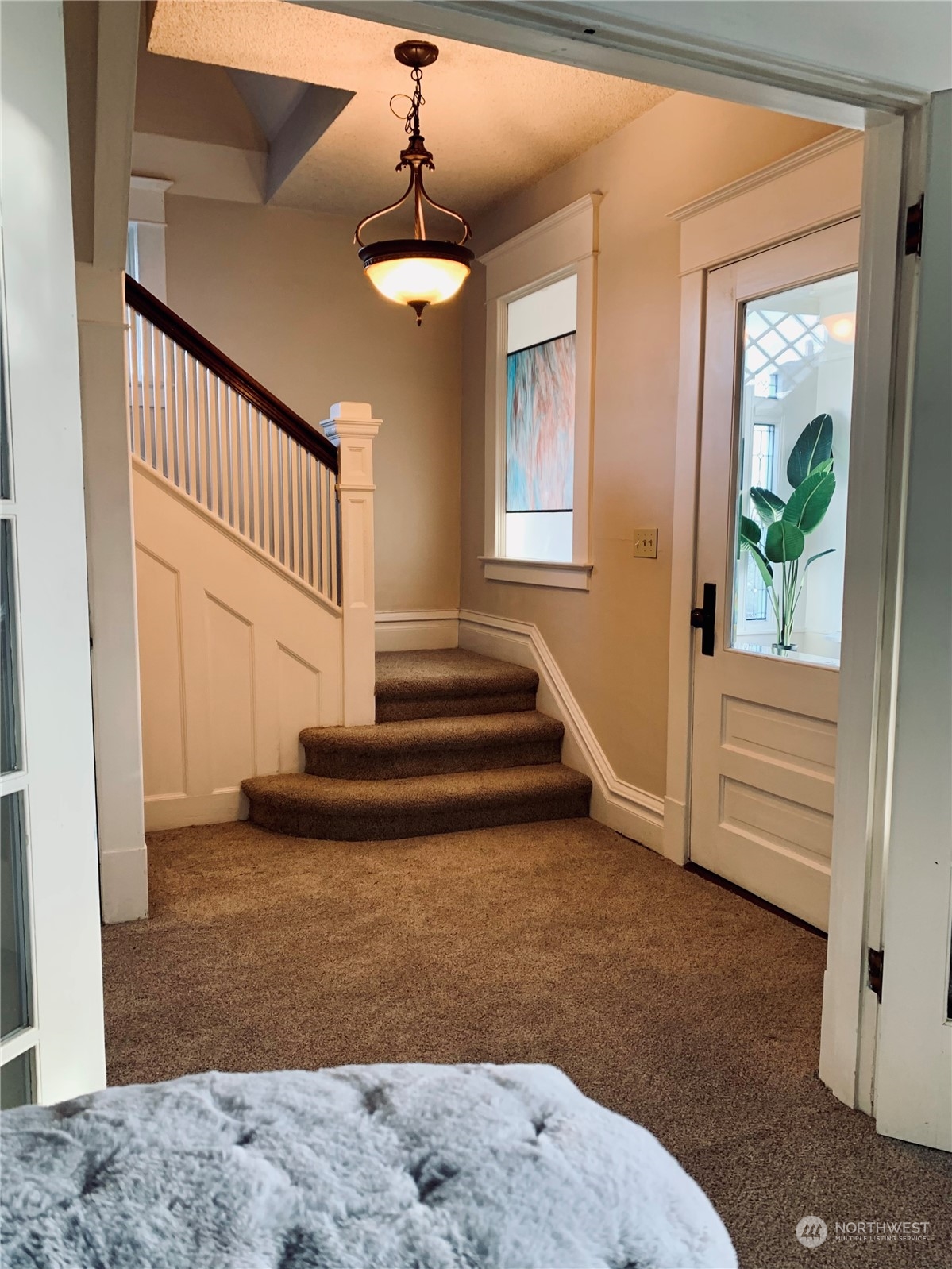 206 East 8th Street Aberdeen, WA 98520 - Photo 5 of 39 a view of entryway