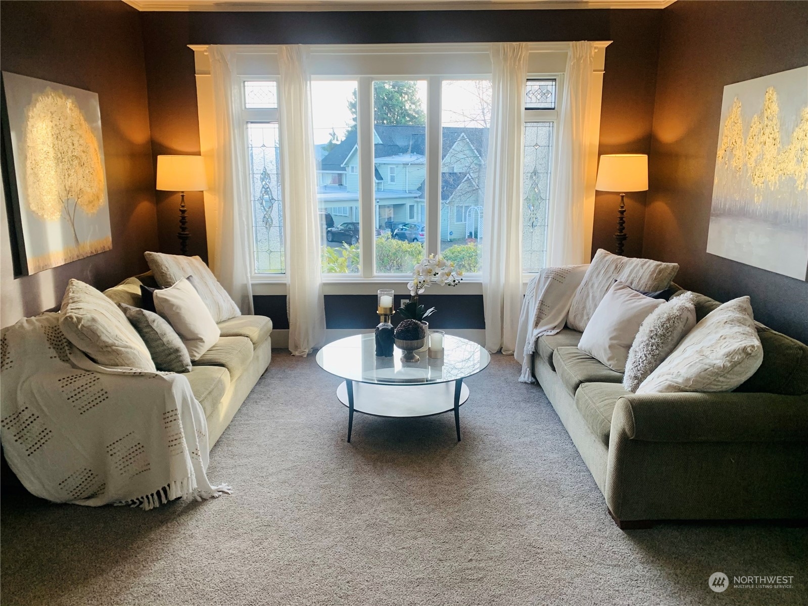 206 East 8th Street Aberdeen, WA 98520 - Photo 6 of 39 a living room with furniture and a large window