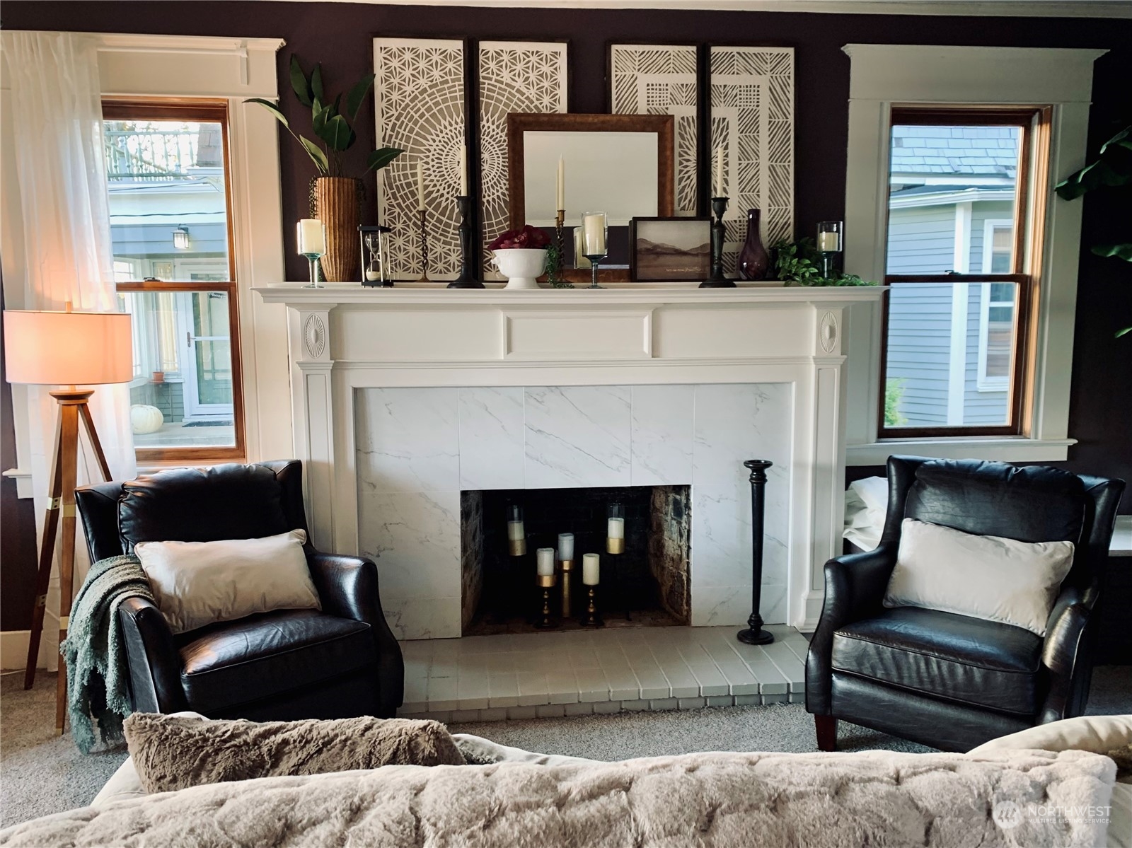 206 East 8th Street Aberdeen, WA 98520 - Photo 10 of 39 a living room with furniture and a fireplace