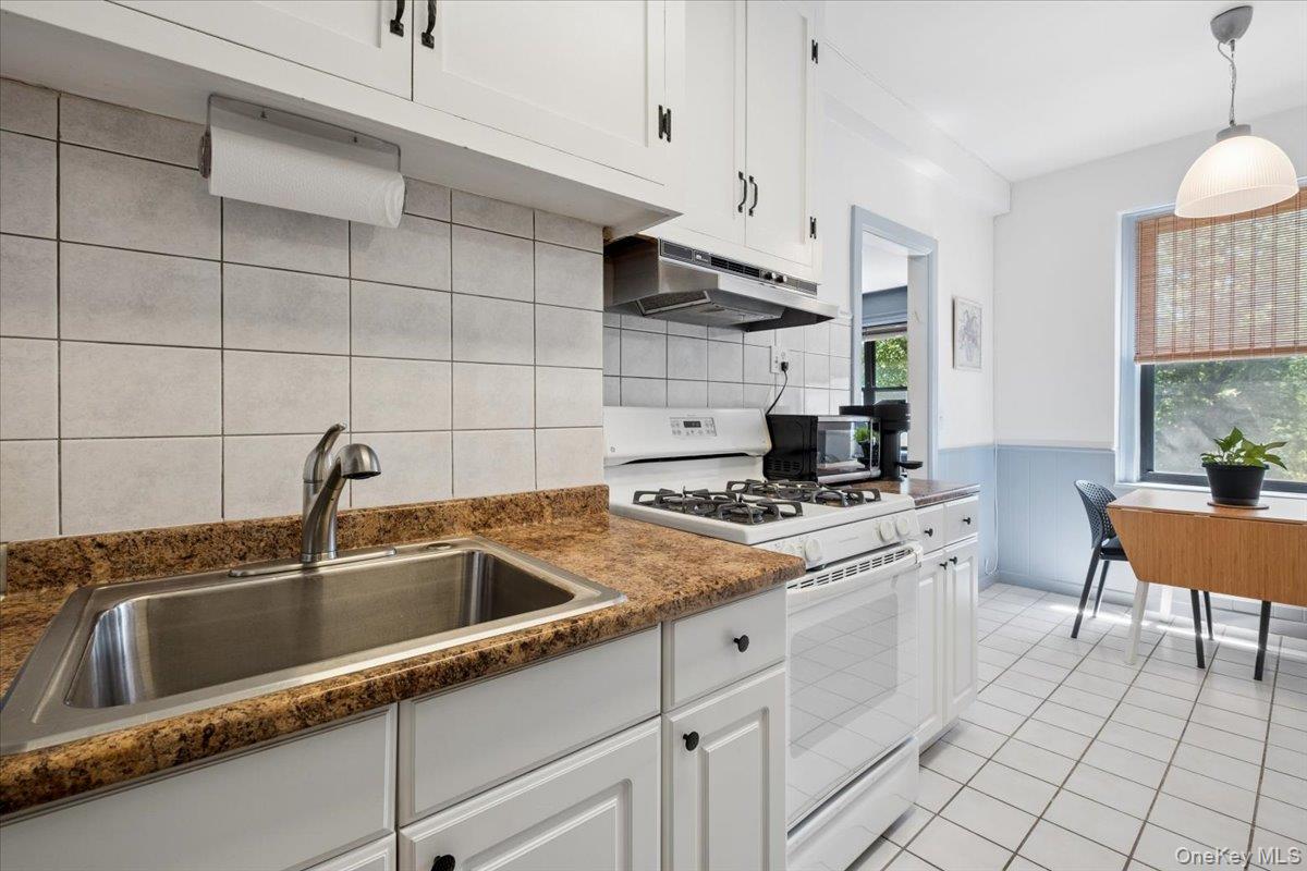 143 Garth Road, Unit 5L Scarsdale, NY 10583 - Photo 10 of 22