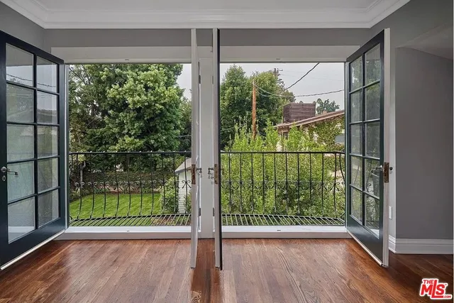 $11,500 | 515 South Van Ness Avenue, Los Angeles, CA 90020