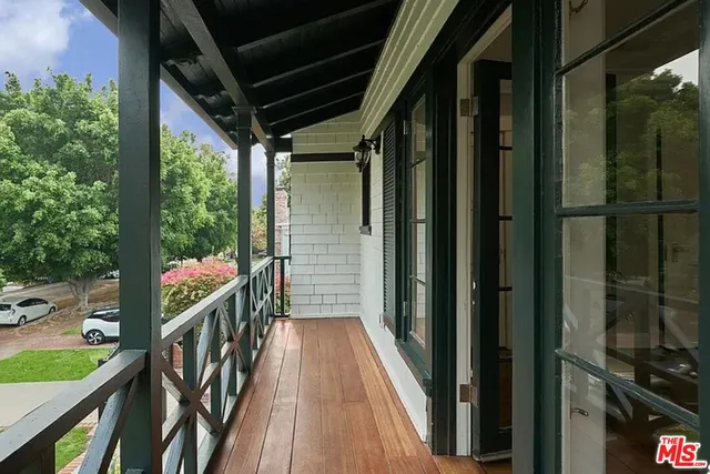 $11,500 | 515 South Van Ness Avenue, Los Angeles, CA 90020