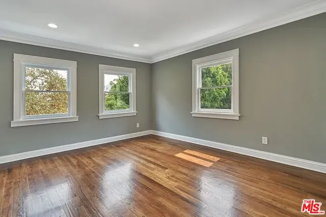 $11,500 | 515 South Van Ness Avenue, Los Angeles, CA 90020