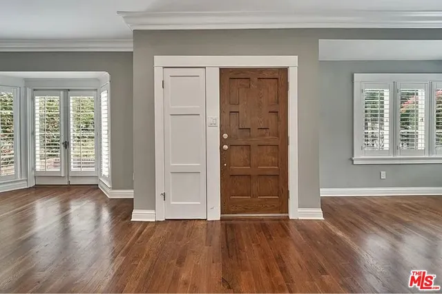 $11,500 | 515 South Van Ness Avenue, Los Angeles, CA 90020