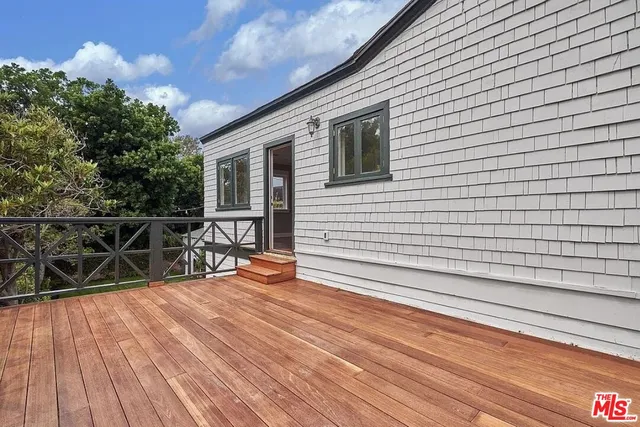 $11,500 | 515 South Van Ness Avenue, Los Angeles, CA 90020