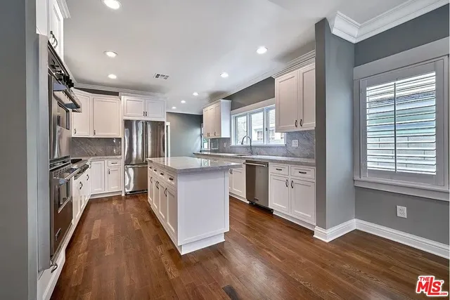 $11,500 | 515 South Van Ness Avenue, Los Angeles, CA 90020