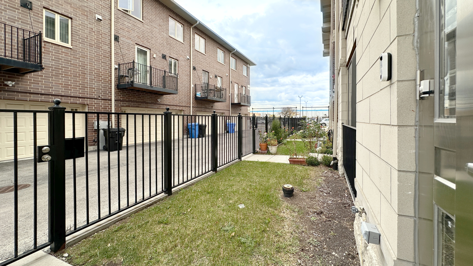1538 West 34th Street, Unit E Chicago, IL 60608 - Photo 2 of 33 a view of a back yard of the building
