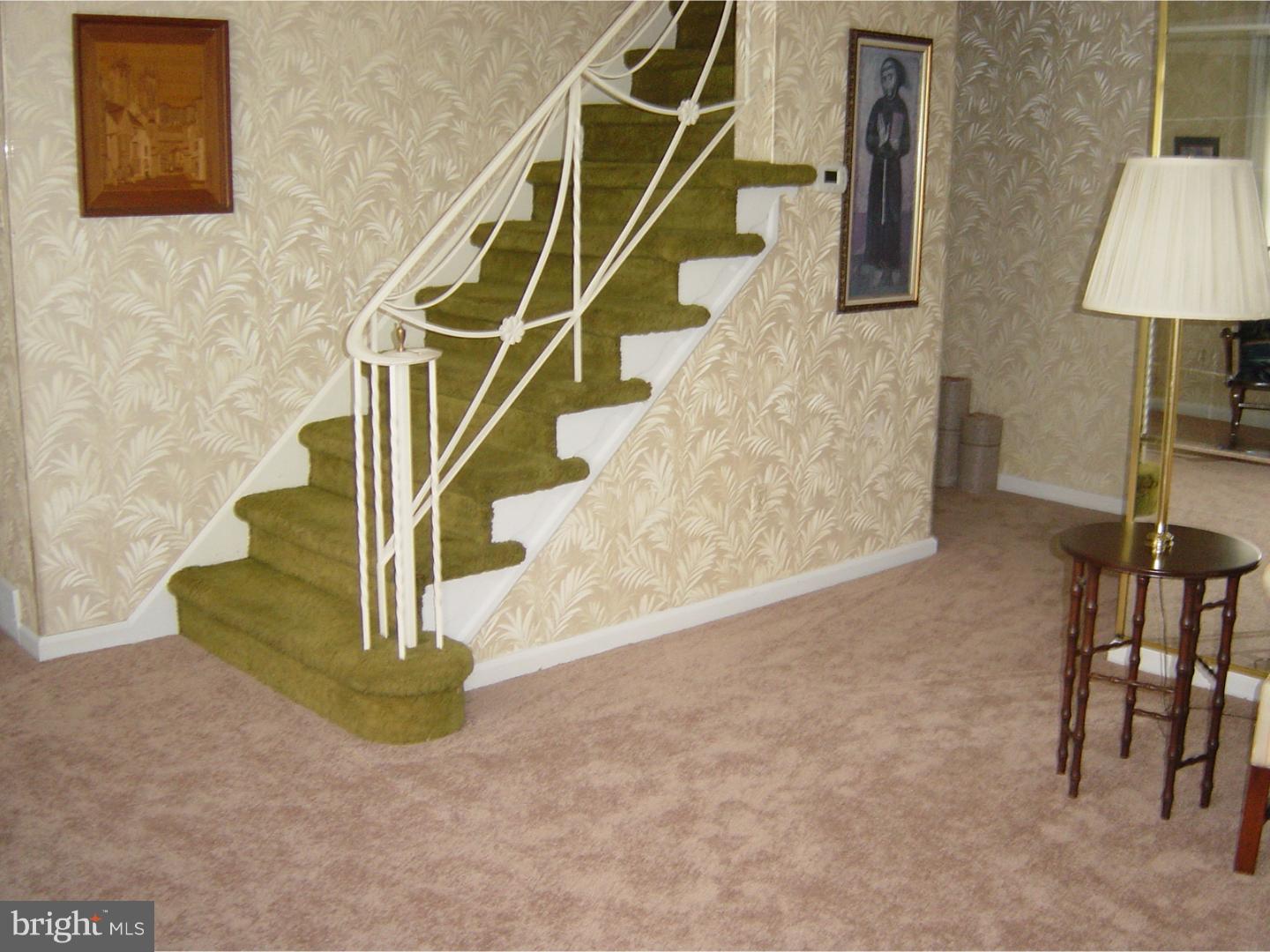 4435 Aberdale Road Philadelphia, PA 19136 - Photo 4 of 25