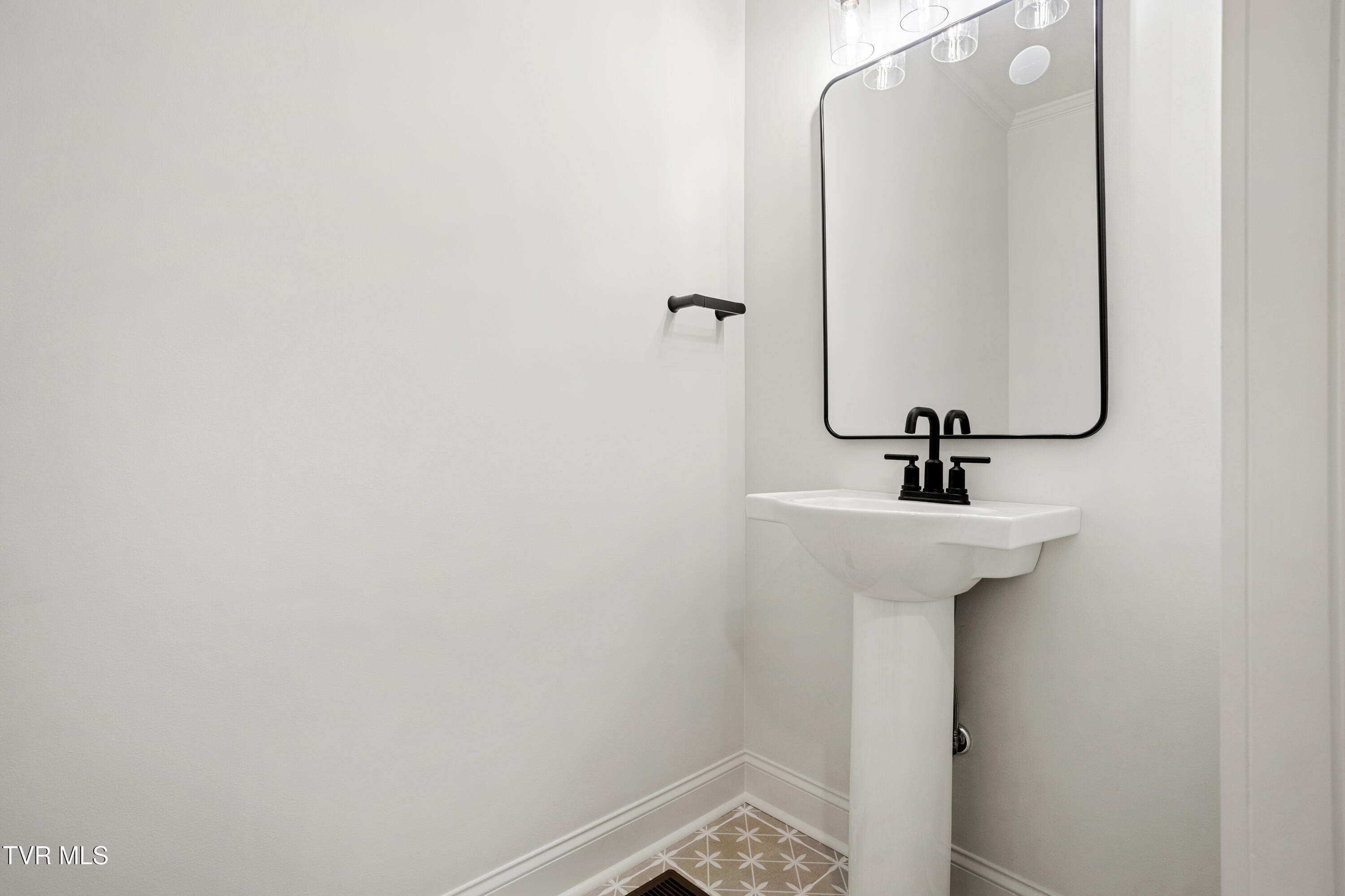 756 Tavern Hill Road Jonesborough, TN 37659 - Photo 10 of 41 756 1/2 Bath