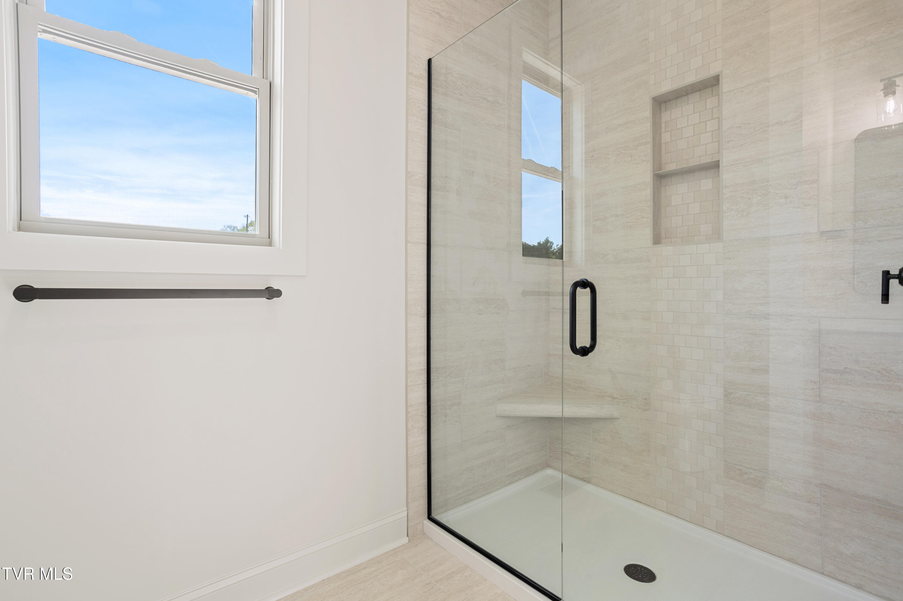 756 Tavern Hill Road Jonesborough, TN 37659 - Photo 15 of 41 Owners Shower