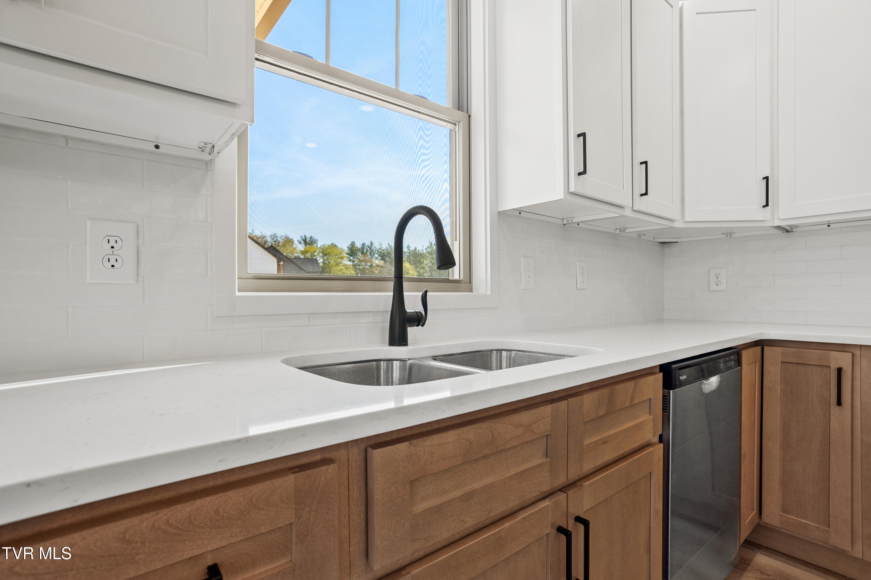 756 Tavern Hill Road Jonesborough, TN 37659 - Photo 8 of 41 756 Kitchen. sink
