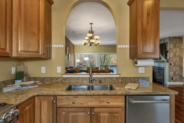 $699,000 | 17 Riverfront Drive, Unit 3, Manchester, NH 03102