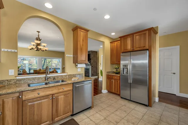 $699,000 | 17 Riverfront Drive, Unit 3, Manchester, NH 03102