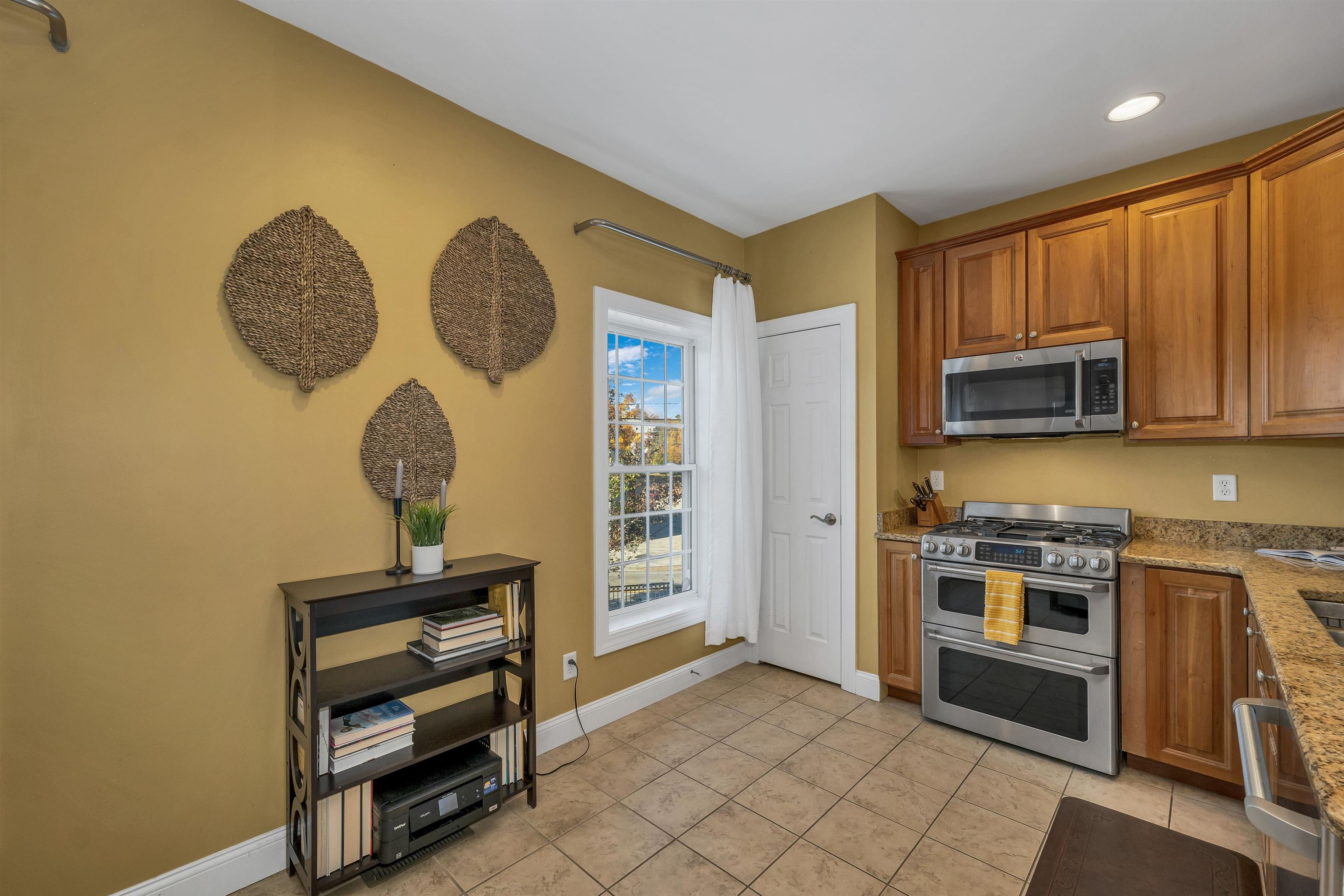 17 Riverfront Drive, Unit 3 Manchester, NH 03102 - Photo 25 of 55