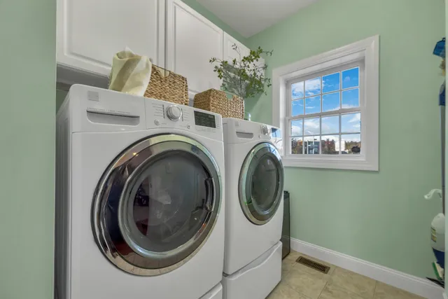 $699,000 | 17 Riverfront Drive, Unit 3, Manchester, NH 03102